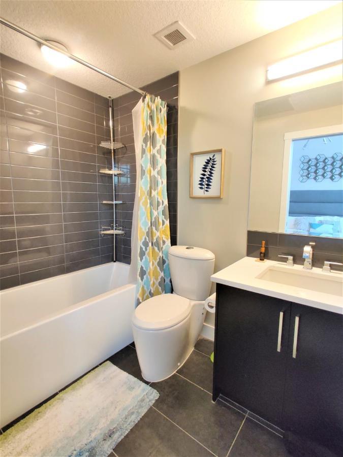 Monki Di Executive Suites - Glas - Luxury Inner City Home 3 Min To Downtown W Private Rooftop Patio Fireplace YYC Exterior foto